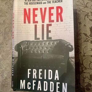 Never Lie by Freida McFadden